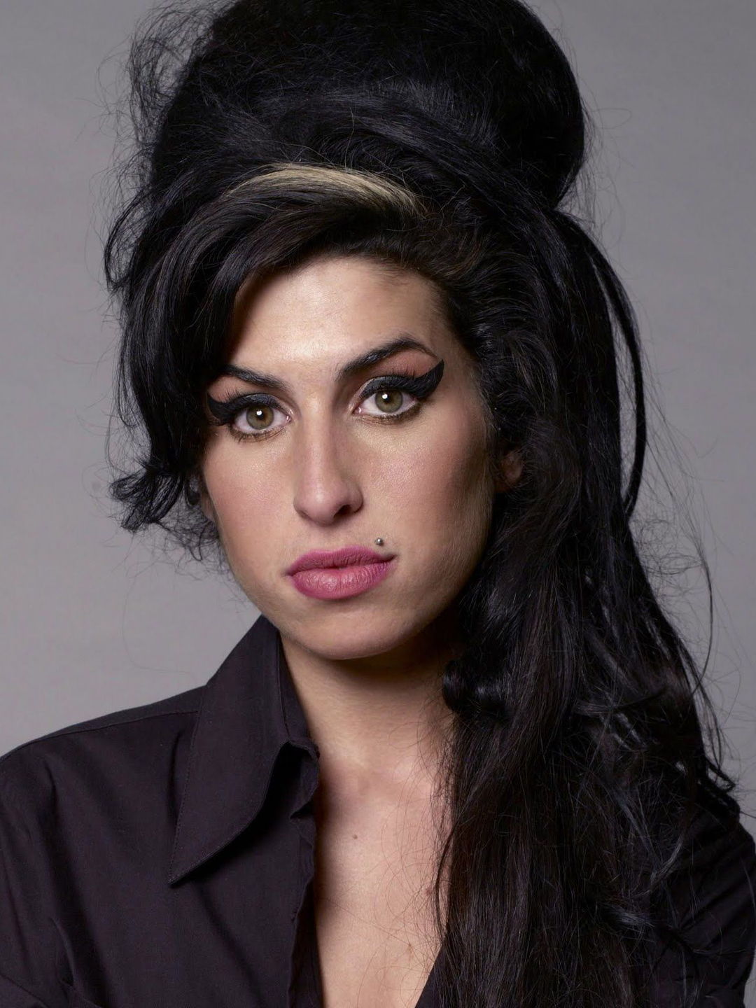 Amy Winehouse who is her mother