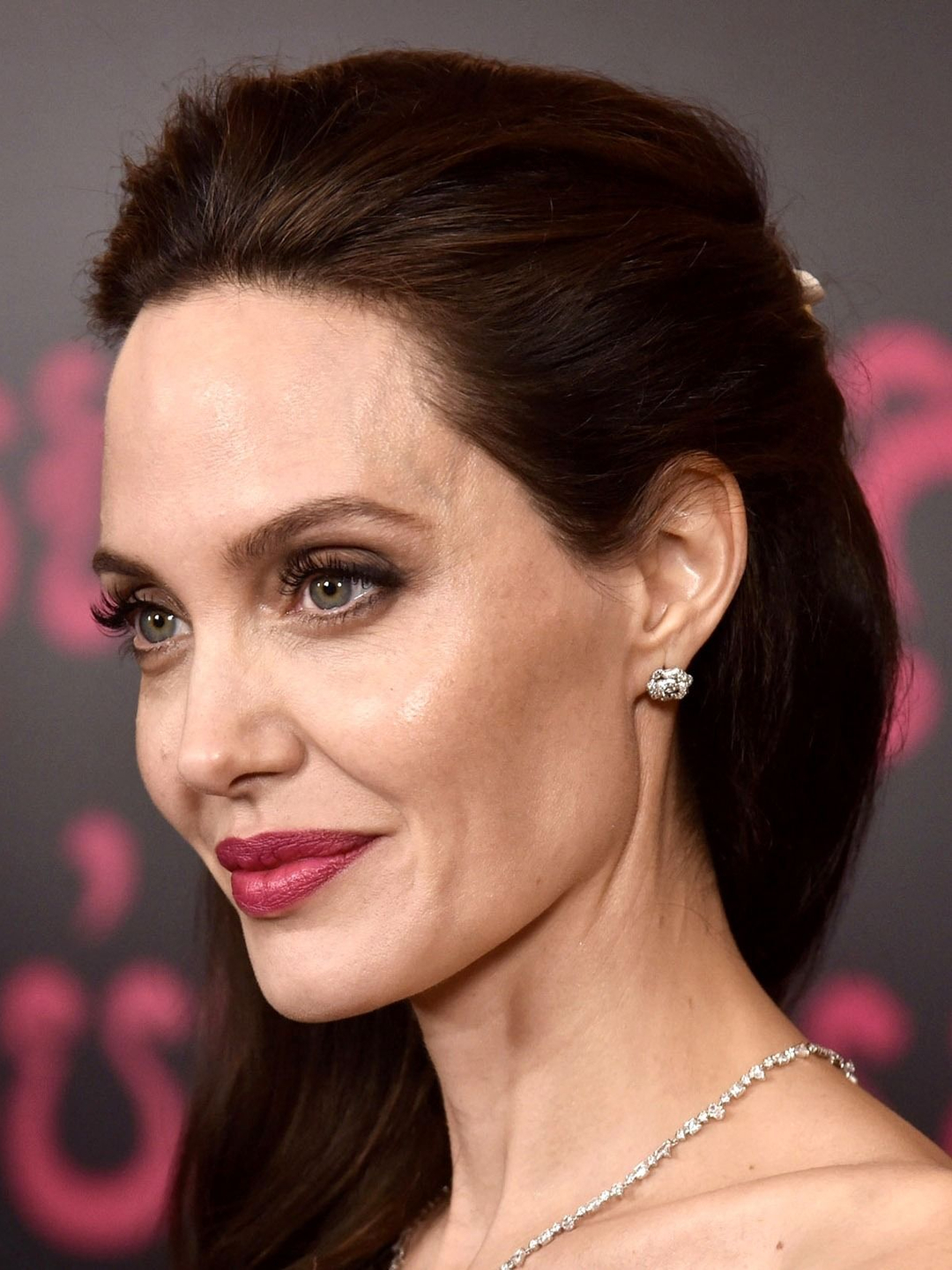 Angelina Jolie who is her father