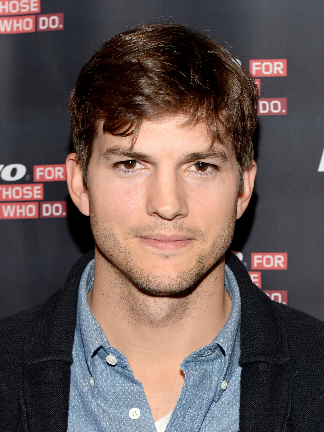 Ashton Kutcher who is his father