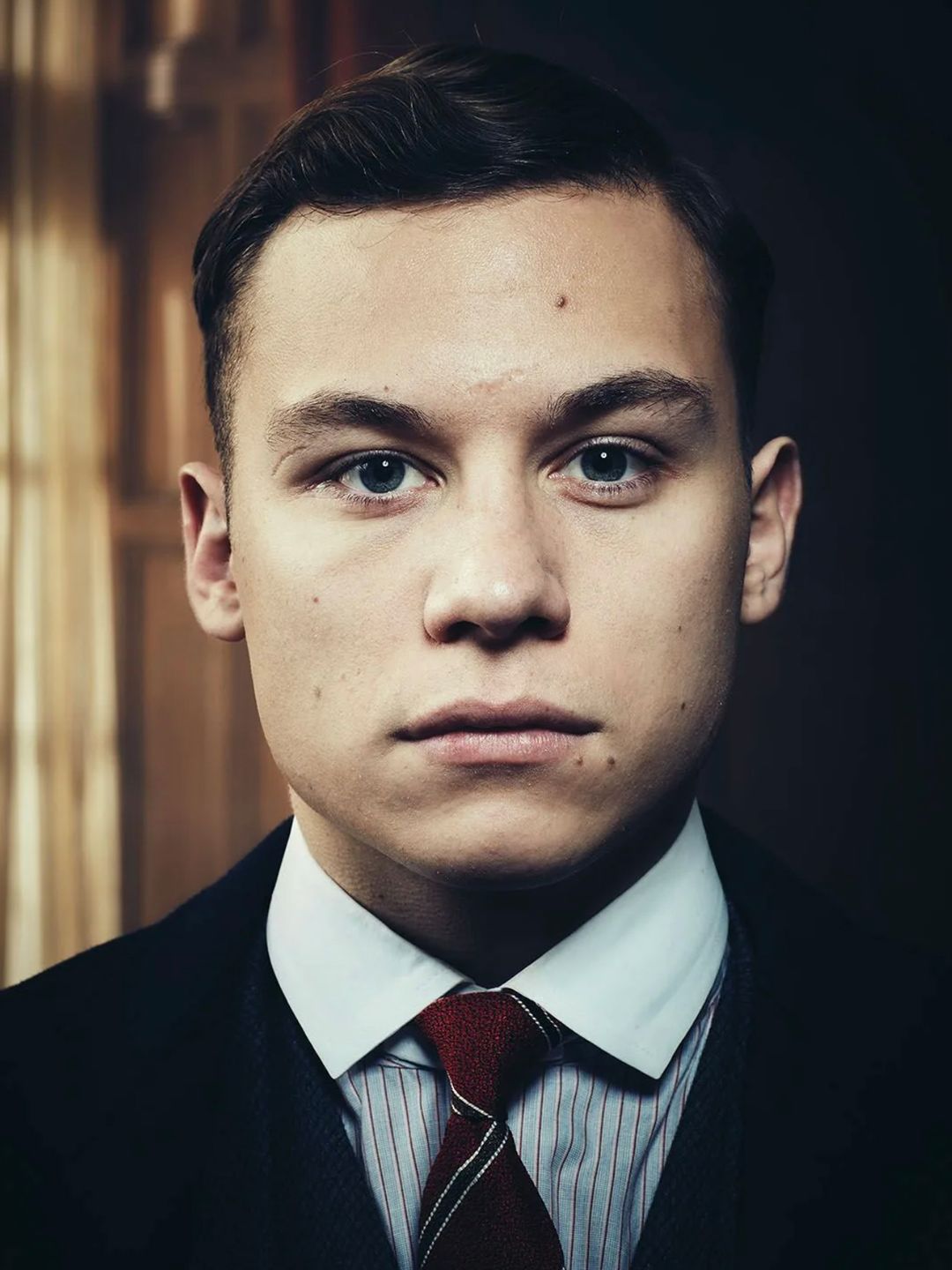 Finn Cole who is his mother