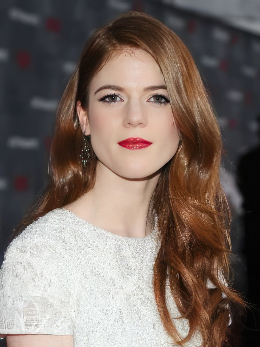 Rose Leslie early life