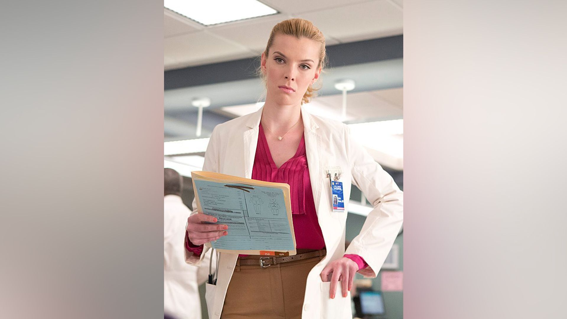 Betty Gilpin in the series 'Nurse Jackie'