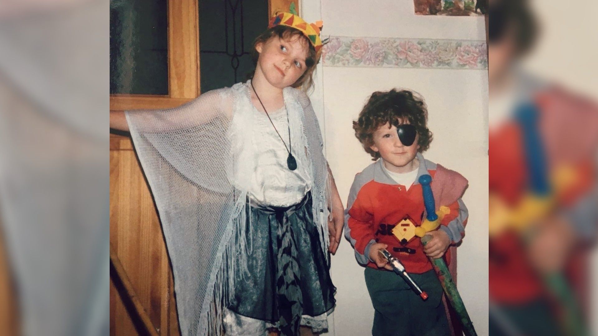  Evanna Lynch with her younger brother