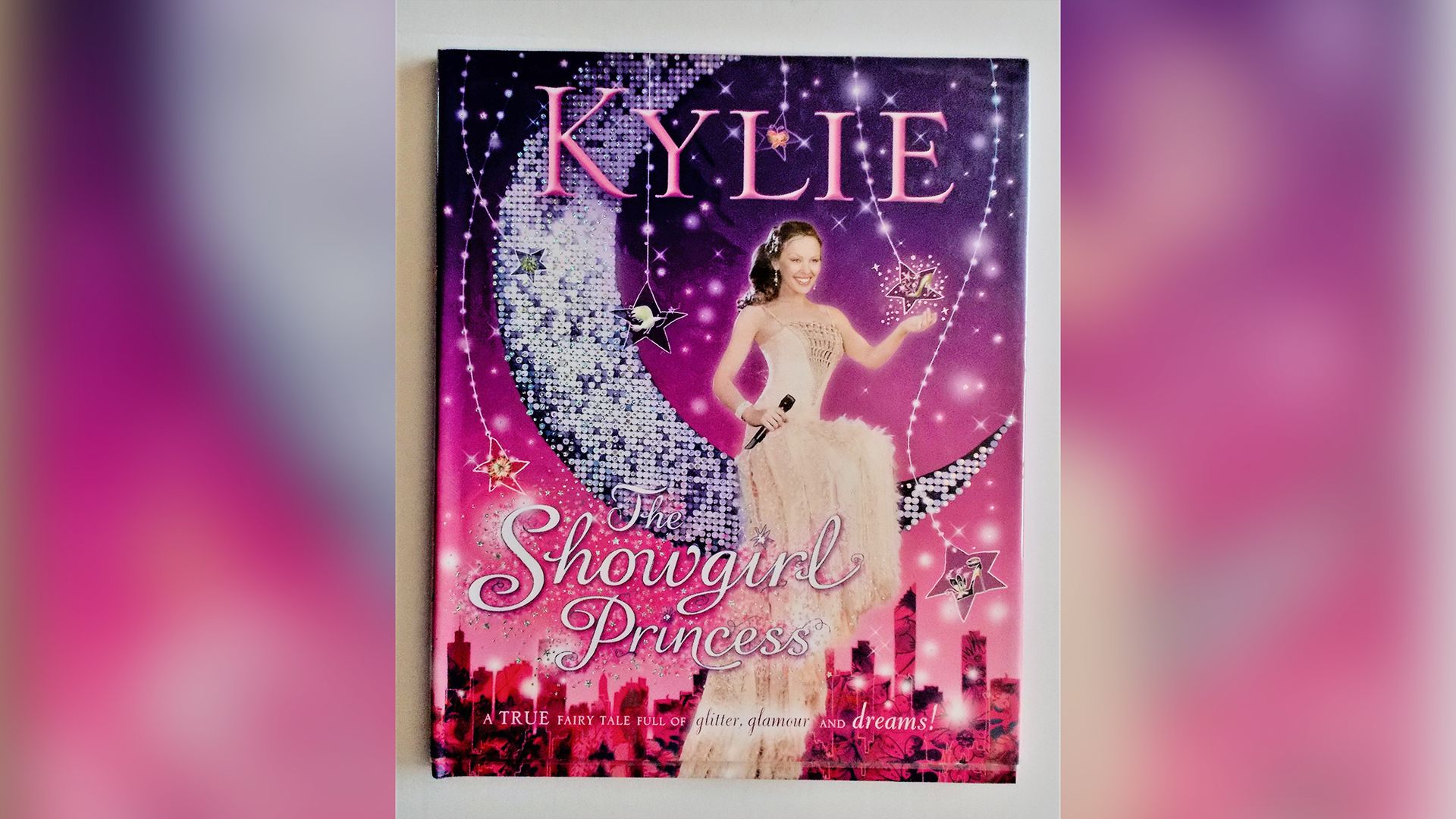 The Showgirl Princess – the children book by Kylie Minogue