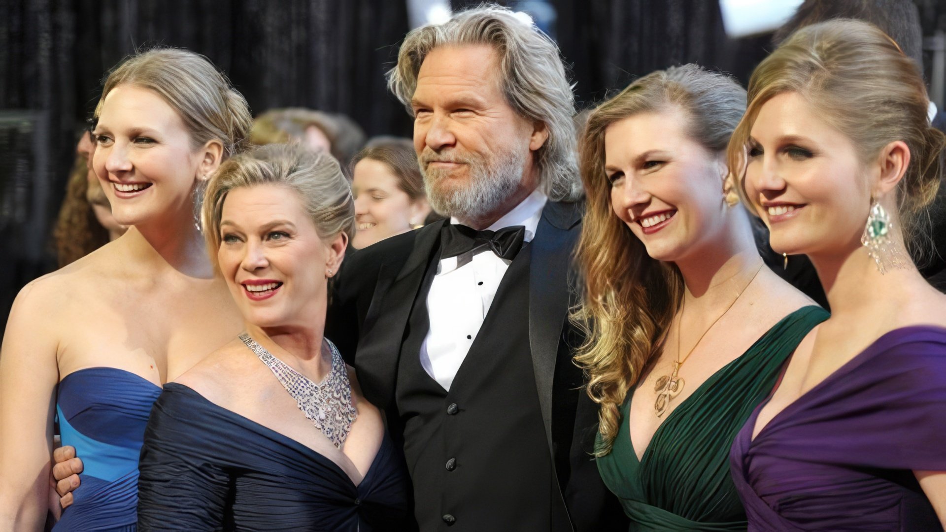 Jeff Bridges with his wife and daughters