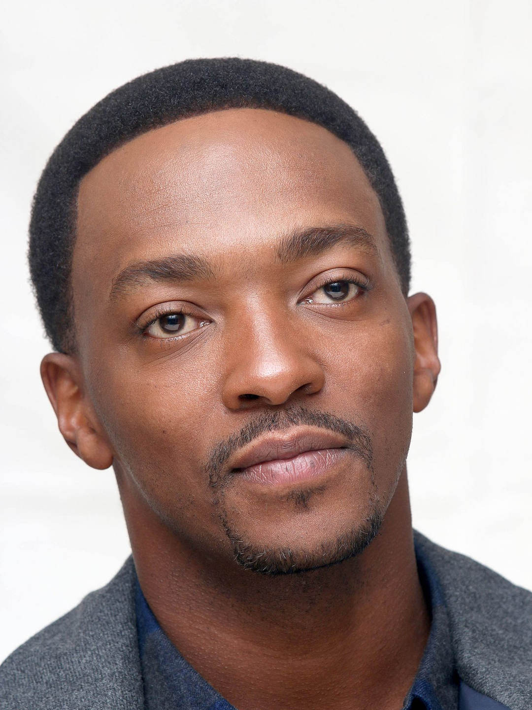 Anthony Mackie who is his mother