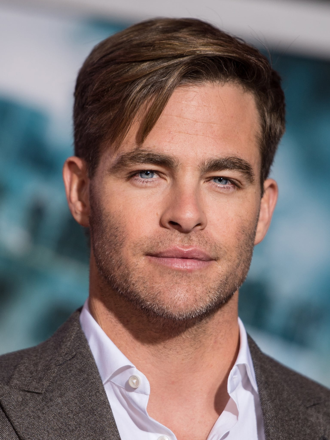 Chris Pine who is his father