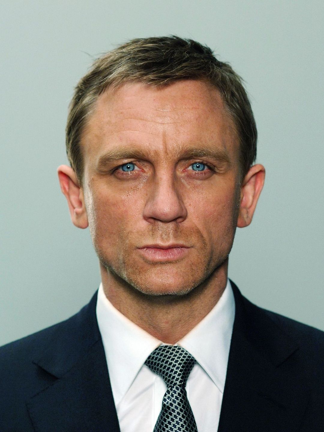 Daniel Craig who is his father