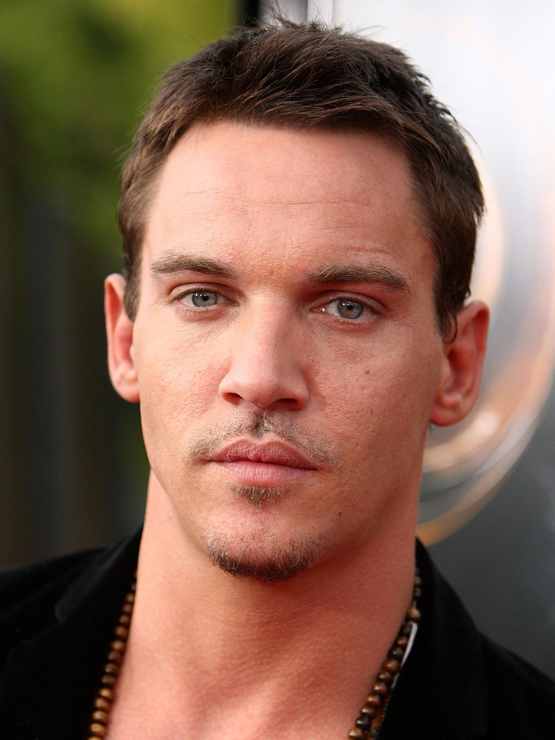 Jonathan Rhys Meyers height and weight