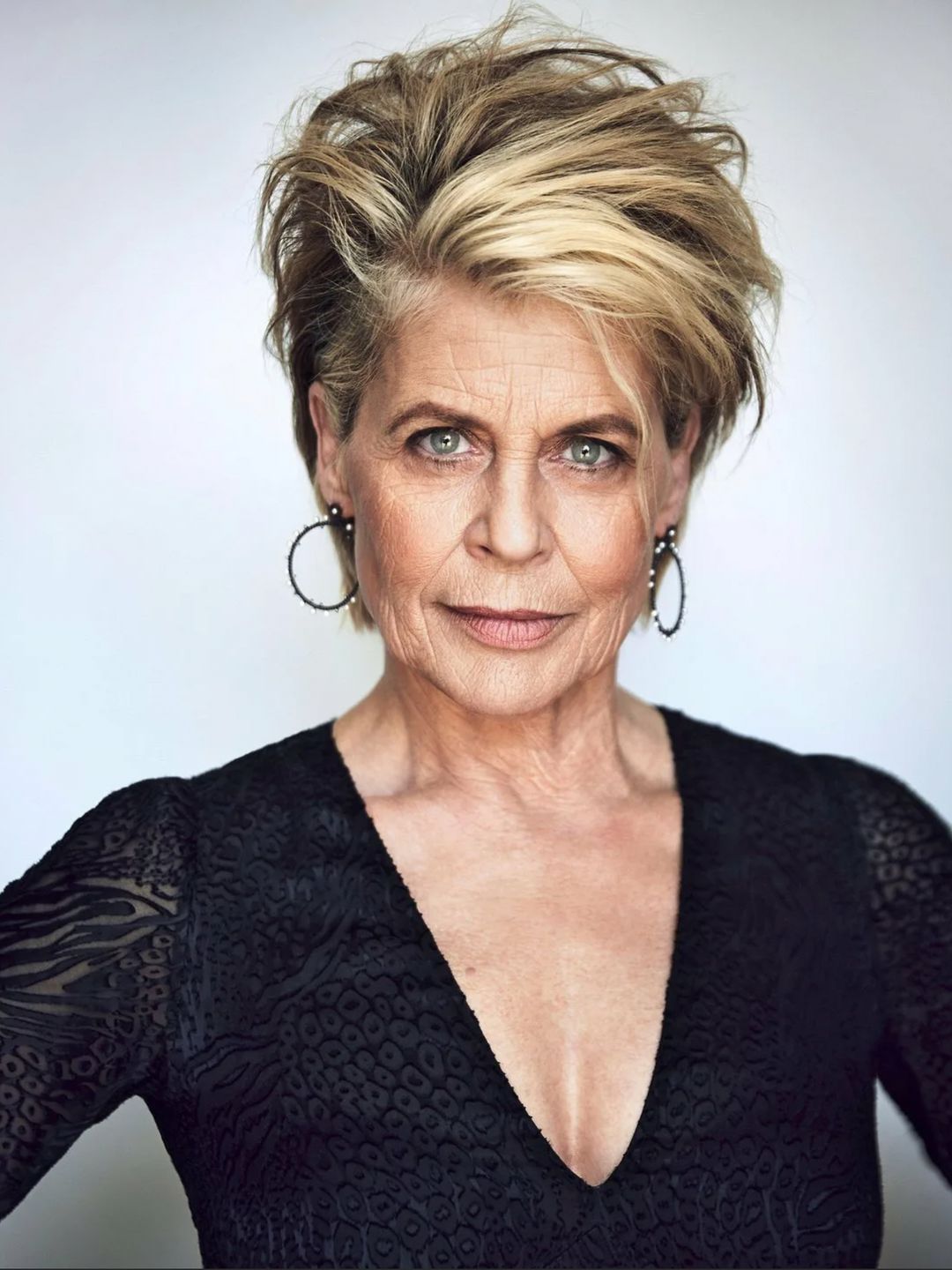 Linda hamilton height