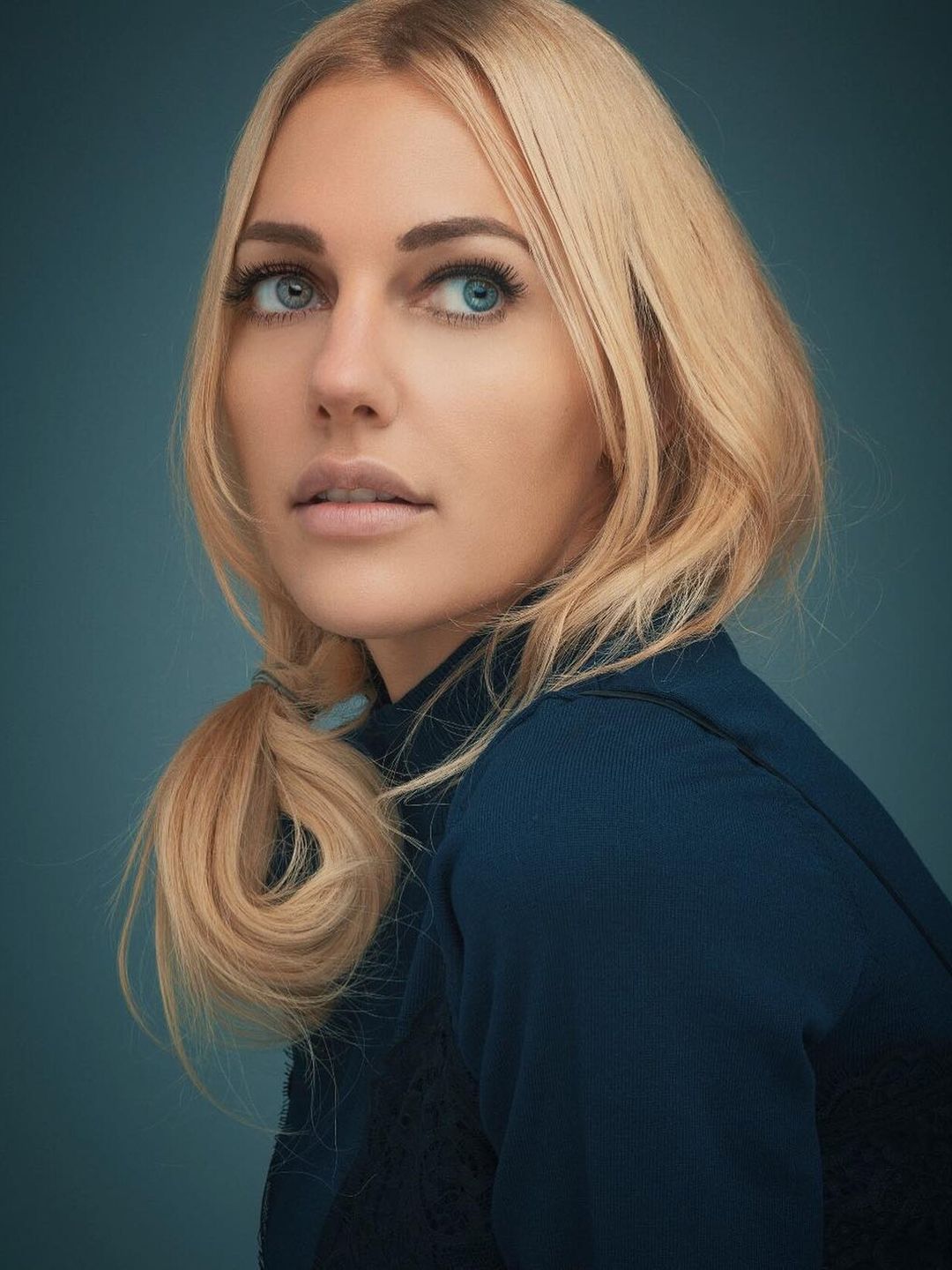 Meryem Uzerli ethnicity