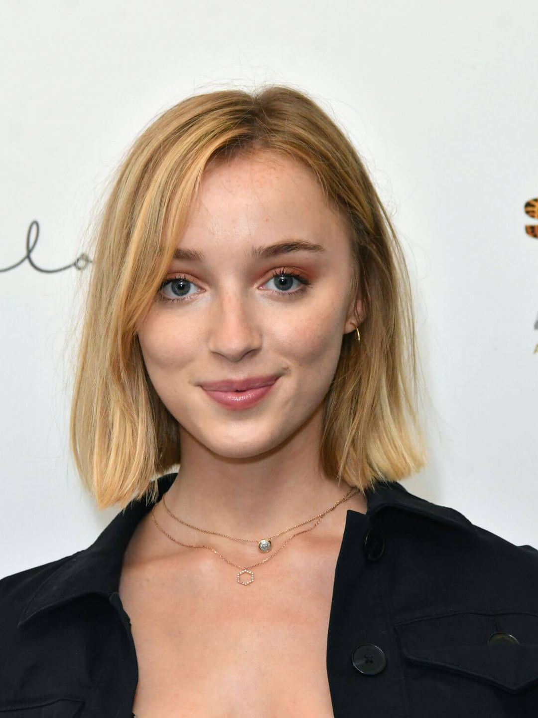 Phoebe Dynevor who is her father