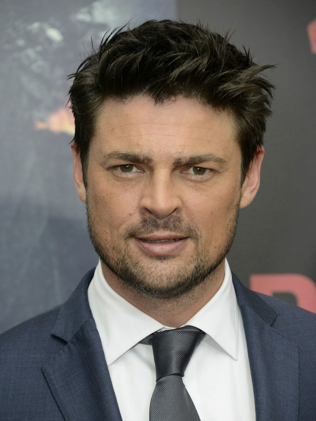 Karl Urban who is his father