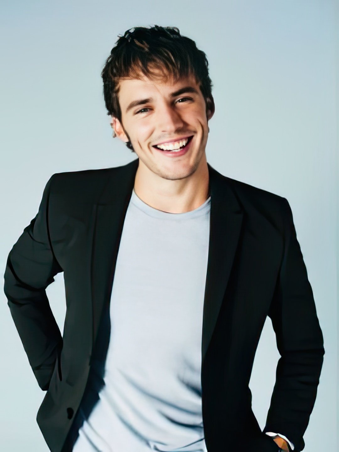Sam Claflin height and weight