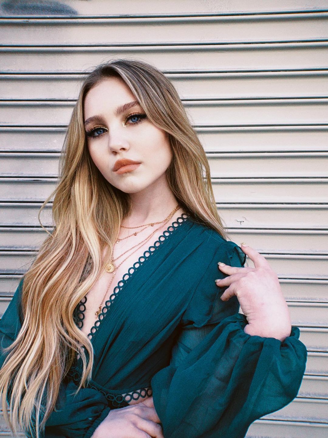 Ella Anderson who are her parents