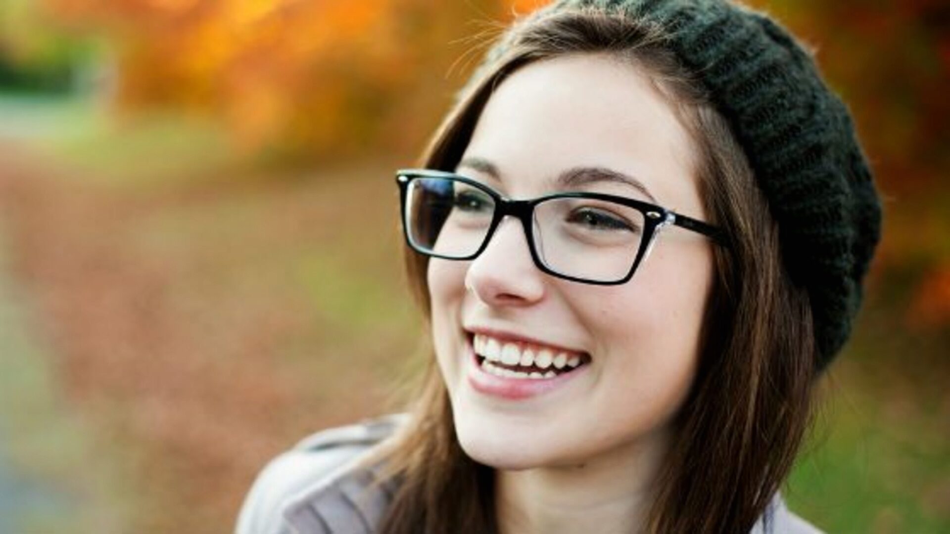 Why do men love girls in glasses?