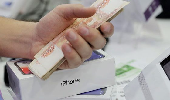 A girl tried to kill her girlfriend for a new iPhone in Russia
