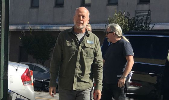 Bruce Willis is getting older, but still fit!