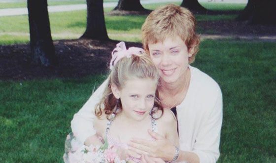 Lili Reinhart with her mom in childhood