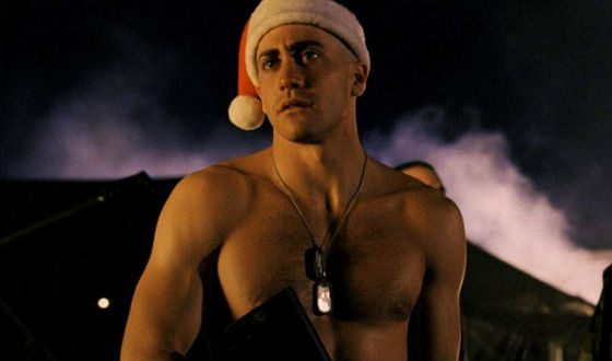 In the Film «Jarhead», Gyllenhaal Charmed Women by His Naked Chest