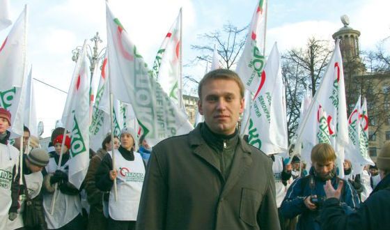 Alexei Navalny was a member of the party Yabloko