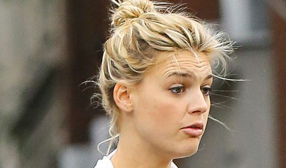 Kelly Rohrbach without makeup