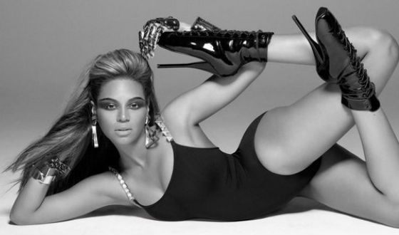 Beyoncé in the image of Sasha Fierce