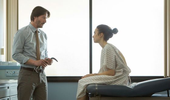 «To the Bone» Lily Collins and Keanu Reeves