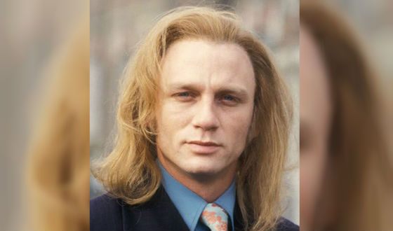 In his youth Daniel Craig wore long hair