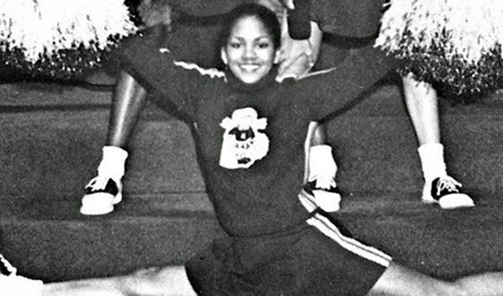 During her studies at Bedford High School, Halle was a cheerleader