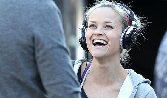 Reese Witherspoon on the set of This Means War