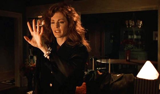 Julianne Moore in Tales from the Darkside: The Movie