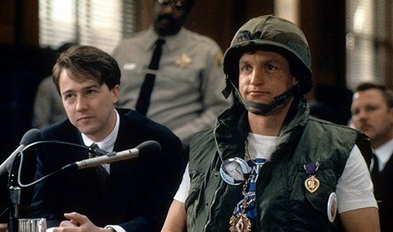 Edward Norton and Woody Harrelson in The People vs. Larry Flynt