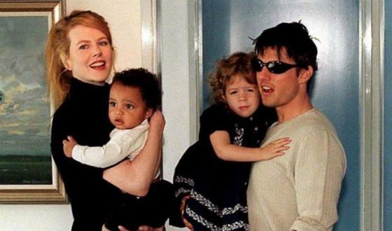 Nicole Kidman and Tom Cruise with children