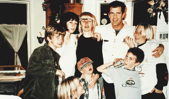 Mel Gibson’s family photo