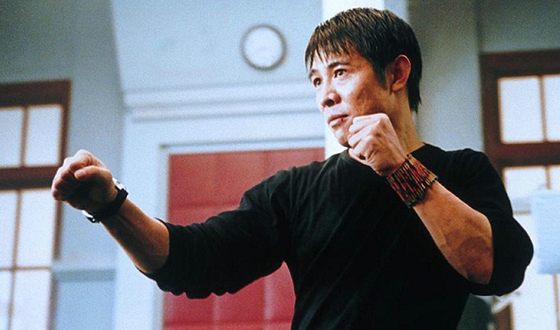 In 2001 Jet Li has starred in Kiss of the Dragon.