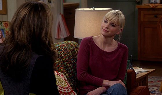 Anna Faris in the TV series Mom