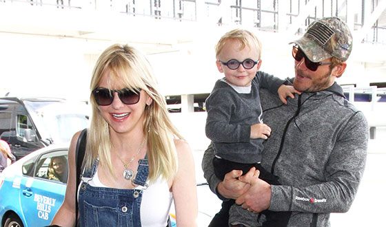 Anna Faris with her husband and son