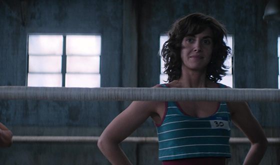 Alison Brie in the series GLOW