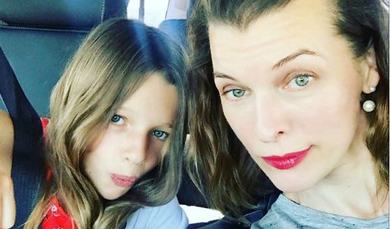 Milla Jovovich with her daughter