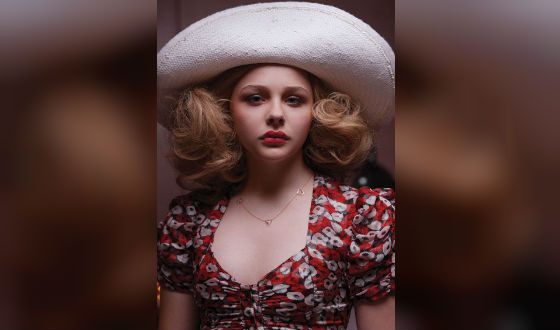 Moretz poses for a photoshoot as Jodie Foster’s character in Scorsese’s 