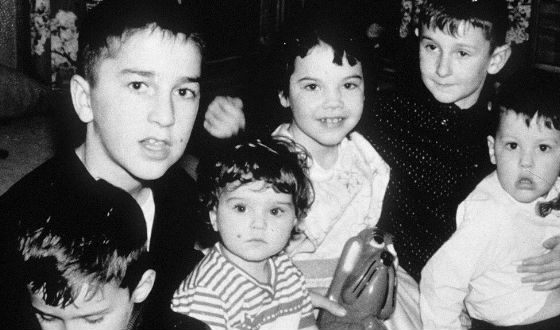 Madonna (in the center) with brothers and sister