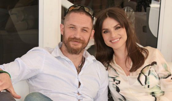 In the photo: Tom Hardy and Charlotte Riley
