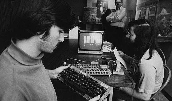 Steve Wozniak convinced Steve Jobs to start producing computers for sale