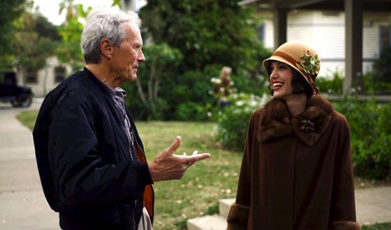 Clint Eastwood and Angelina Jolie on the set of the «Changeling»