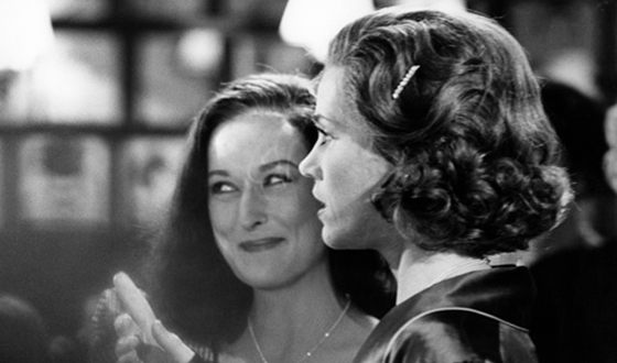 Meryl Streep and Jane Fonda in the film «Julia»