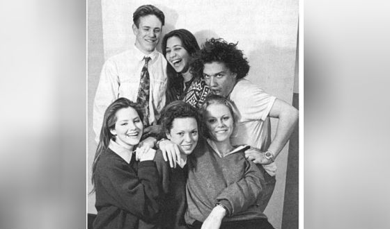 Olivia Colman (in the middle) with her classmates from Gresham’s (1992)