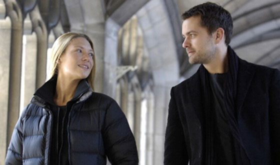 Anna Torv and Joshua Jackson in the TV series Fringe Anna Torv and Joshua Jackson in the TV series Fringe