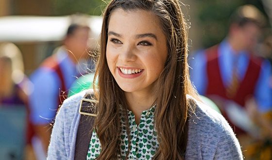 Hailee Steinfeld in the movie Perfect Pitch 2