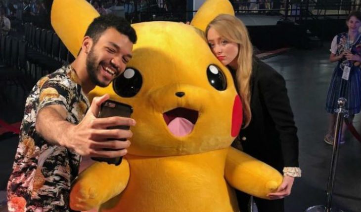 Justice on the filming set of Detective Pikachu